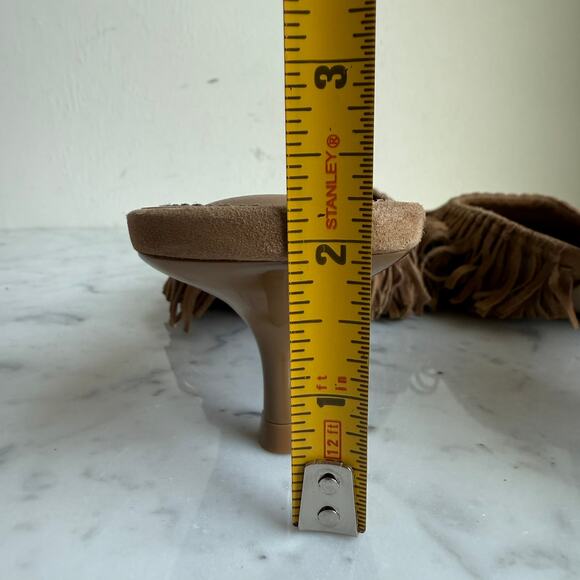 Larroudé Sienna Fringe Suede Mules Tan Kitten Heel Size 8 Handmade Brazil - Picture 11 of 12